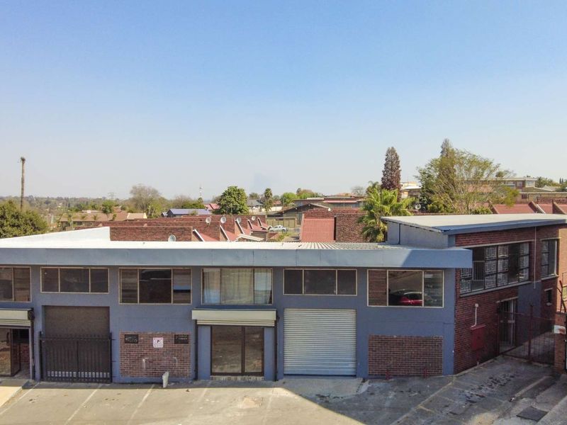 2 Big Mini Factories Plus 2 Flats/Apartments - Photo 4