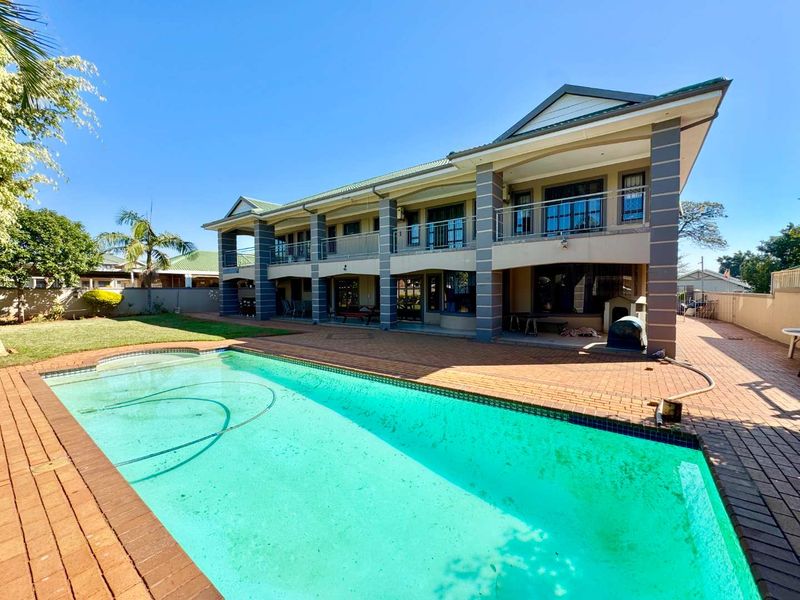 Hendra Estates - Exquisite Large Family Home For Rent In Somerset Park! - Photo 1