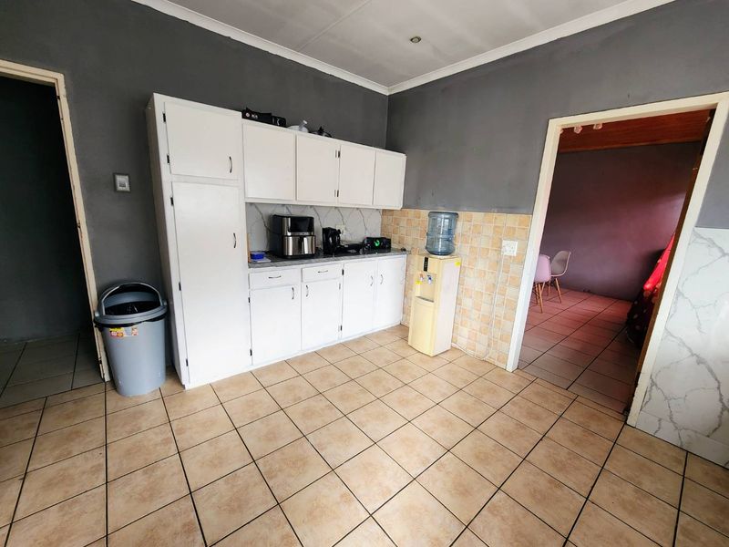 Unbeatable Triple-Income Investment: R26,000 Monthly Potential in One Prime Location - Photo 8