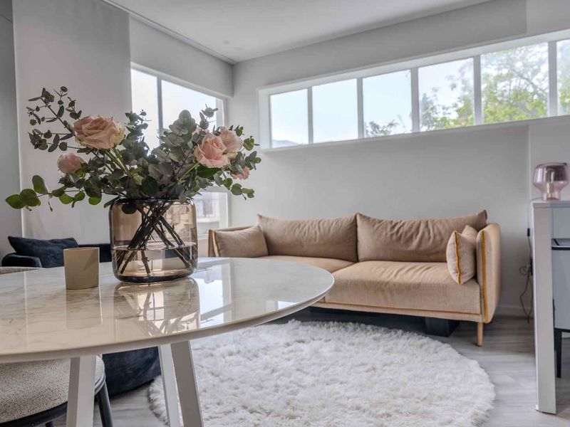 Stylish Gem in the Heart of Tamboerskloof - Photo 3