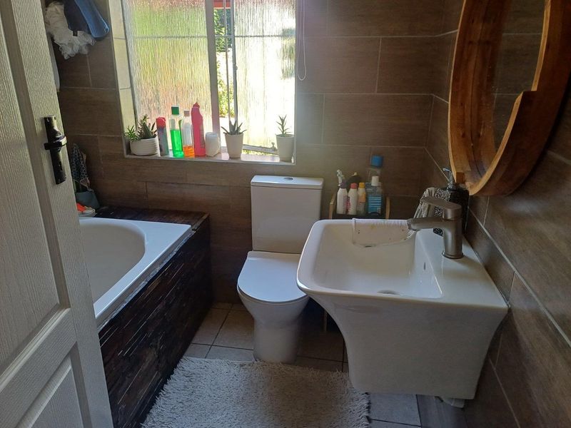 Spacious Simplex Townhouse with Pool & Entertainer’s Patio - Photo 9