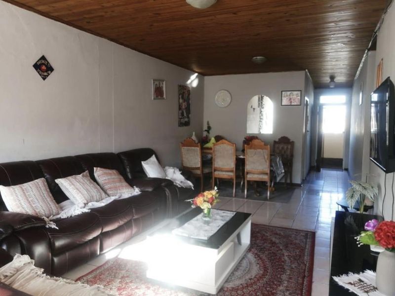 Booysens apartment for sale! - Photo 2
