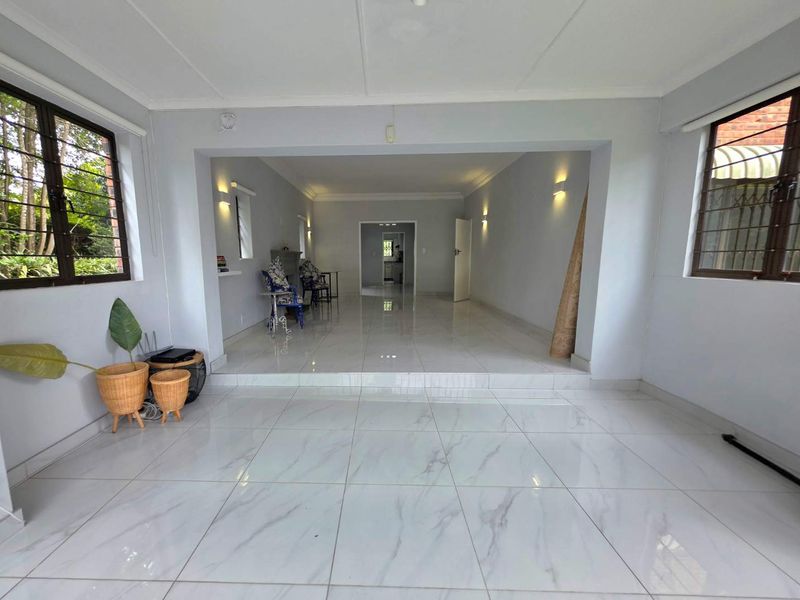 Modern Single-Level Townhouse For Sale in Gillitts! - Photo 9