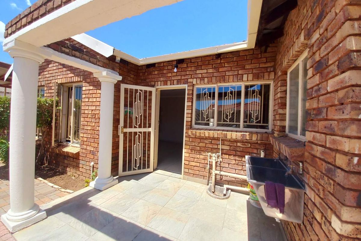 Four bedrooms house for sale in Danville - Photo 5
