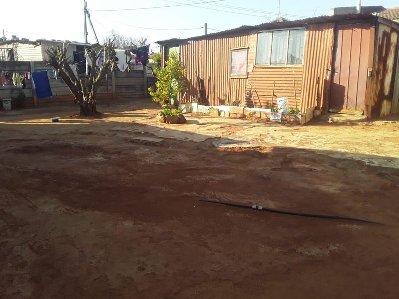 RDP with big yard for sale in Barcelona - Photo 3