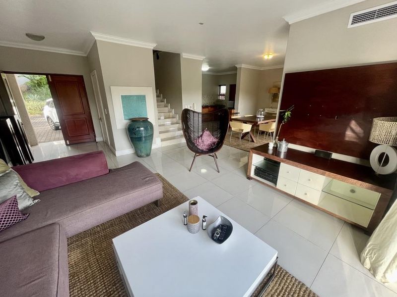 Hendra - Fully Furnished Townhouse to Rent in Sought-After La Lucia Gardens Estate - Photo 3