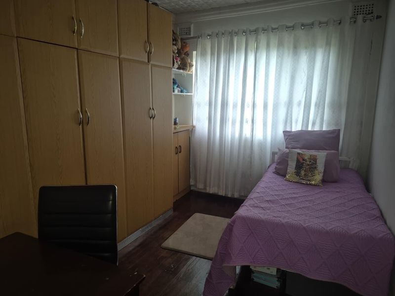 Secure and Spacious 3 Bedroom Family Home in Peaceful Hillary Durban - Photo 10