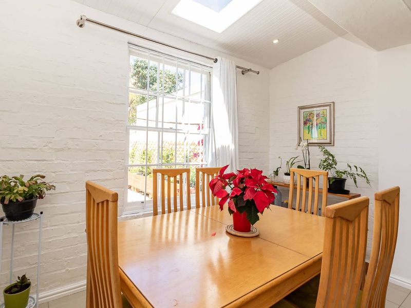 Modern and well maintained home with dual living! - Photo 8