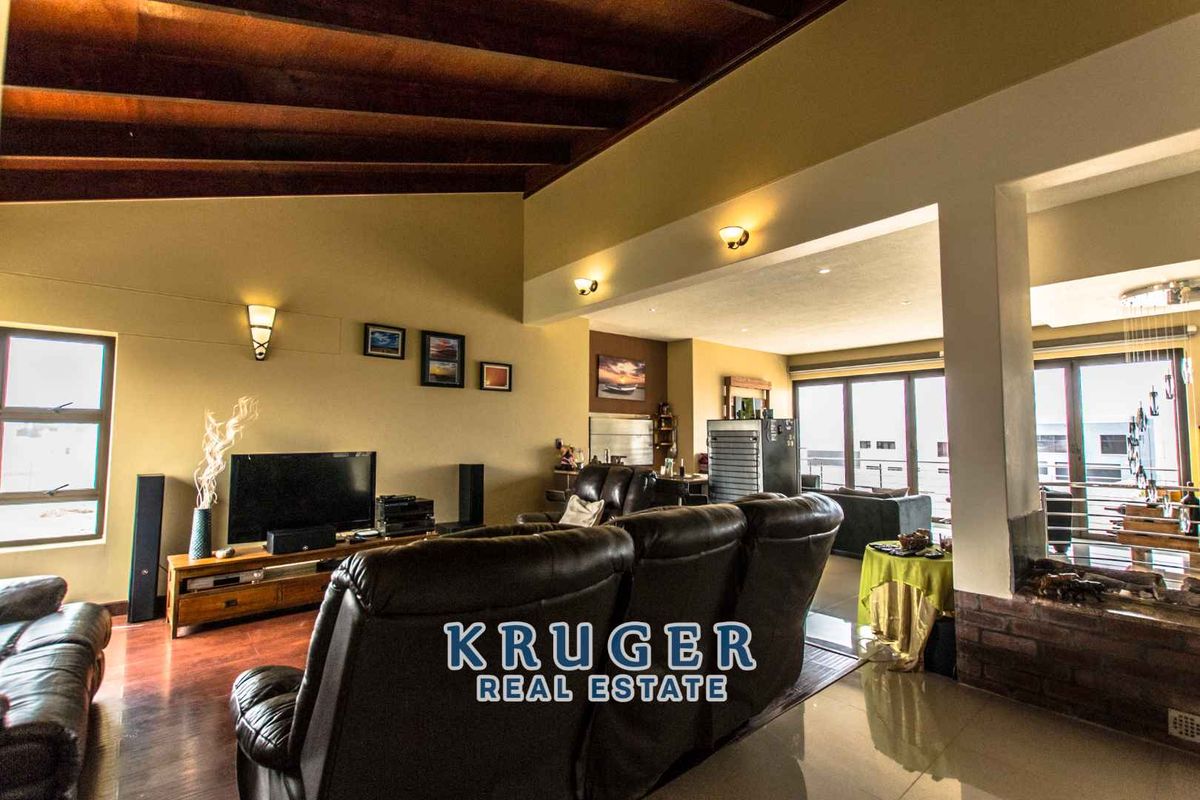 5-BEDROOM HOME FOR SALE - Photo 4