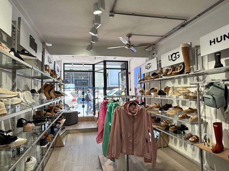 65m2 prime retail site for upmarket lifestyle brand or cafe to let - Photo 10