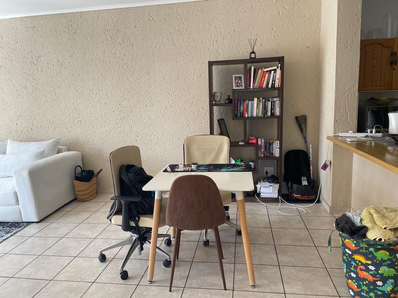 Beautiful 2 Bedroom Apartment for Sale - Photo 3