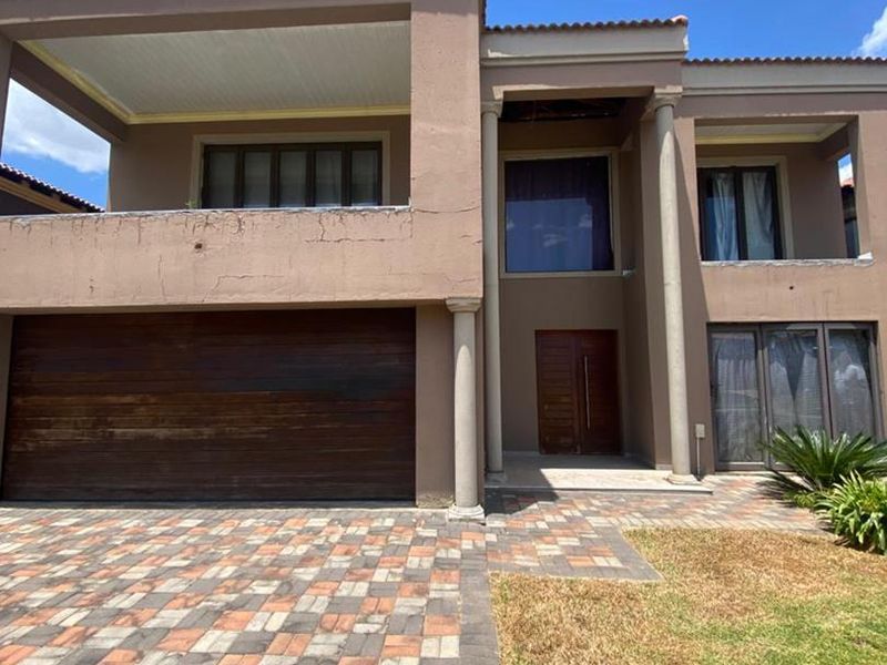 6 bedroom home for sale - Photo 2