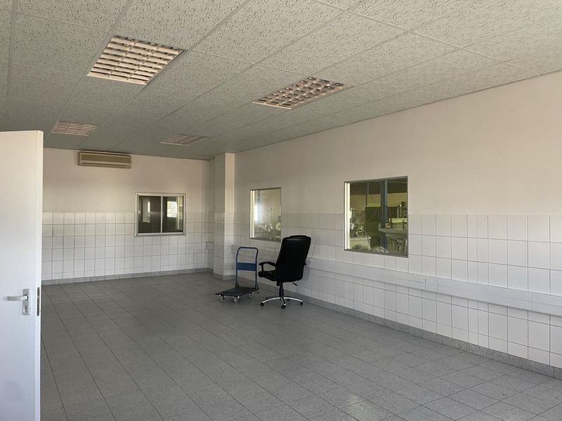 FOR SALE - Warehouse in Prosperita - Photo 6