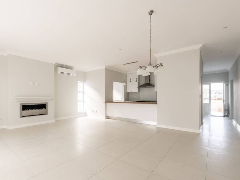 Three bedroom family home for rent on Val de Vie Estate - Photo 4