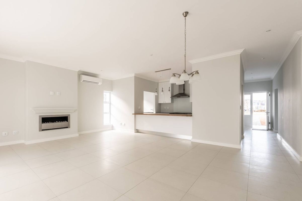 Three bedroom family home for rent on Val de Vie Estate - Photo 4