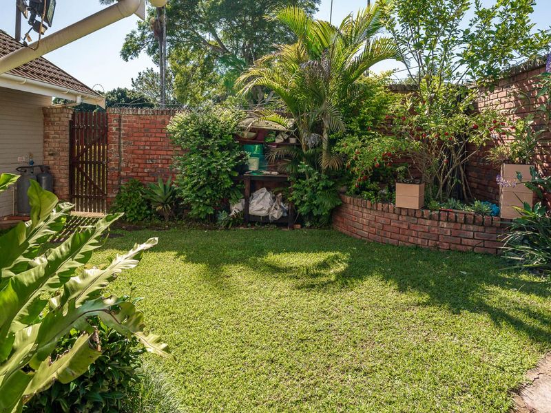 "Snap Up This Charming Townhouse Before It's Gone!" - Photo 7