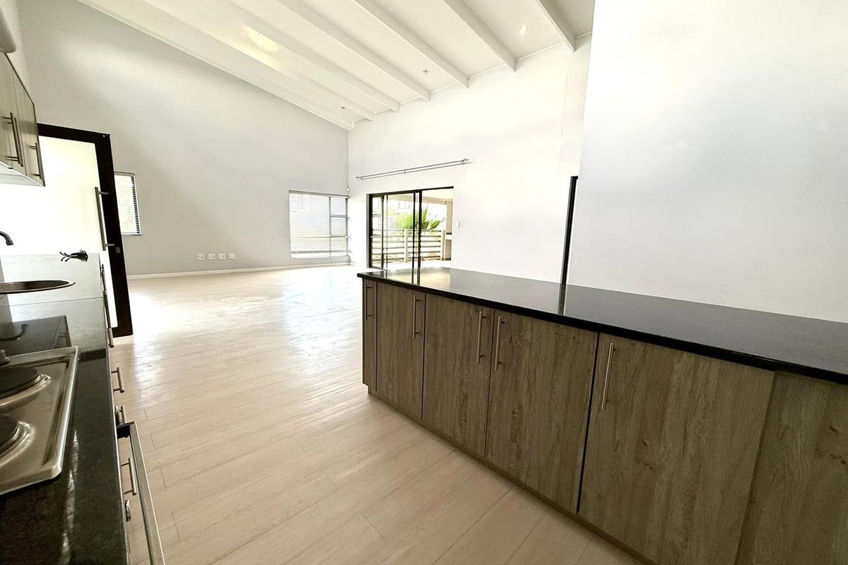 4 Bedroom House For Sale in Finkenstein Village - Photo 2