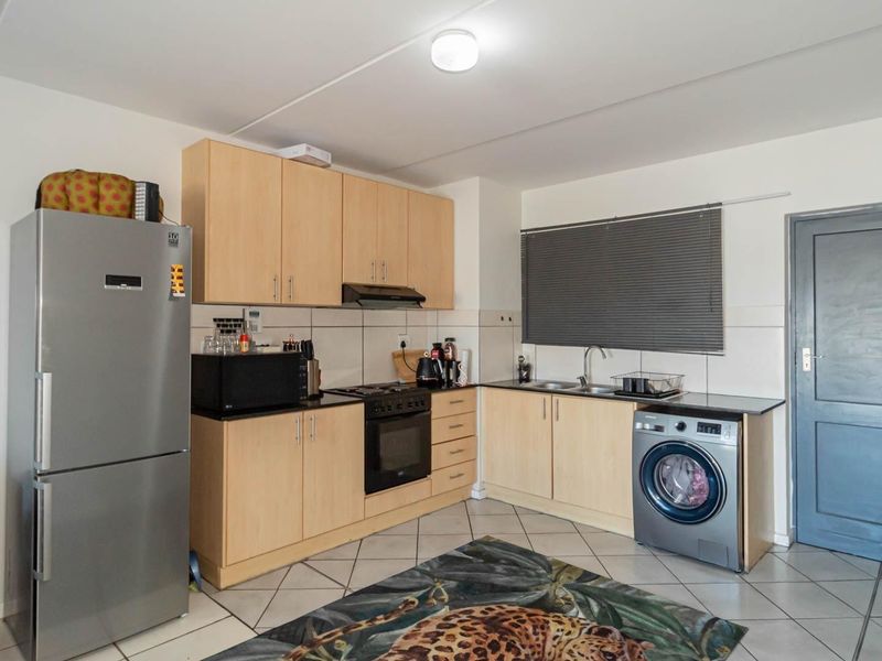 2 bed 2 bath ground floor unit - Photo 6