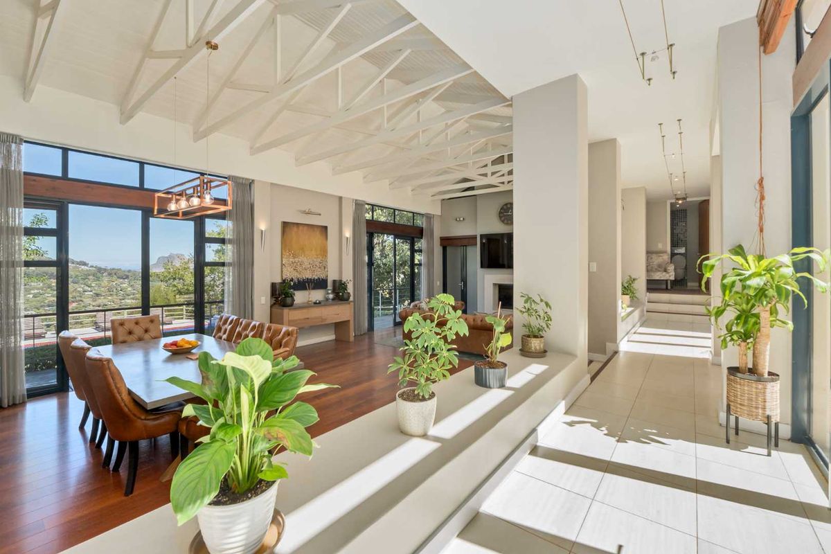 An Exceptional Luxury Retreat in Exclusive Kenrock Country Estate - Photo 4