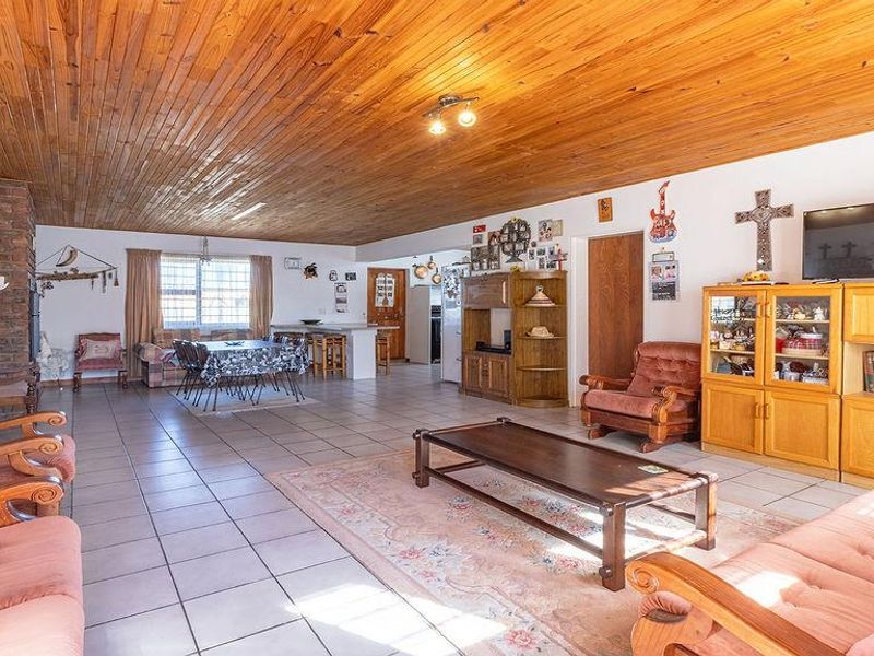 Seaside Bliss: Your Dream Holiday Home Awaits! - Photo 2