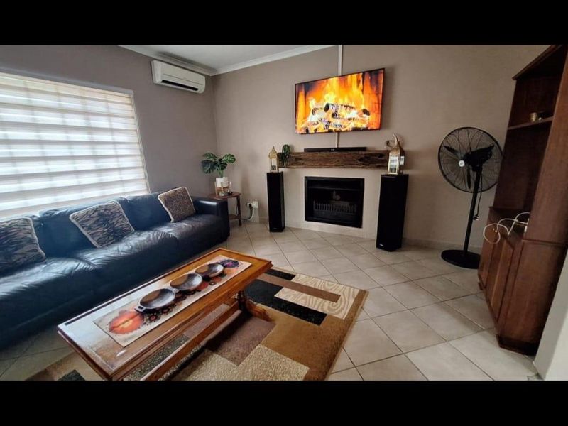 7 Bedroom House for Sale! - Photo 3