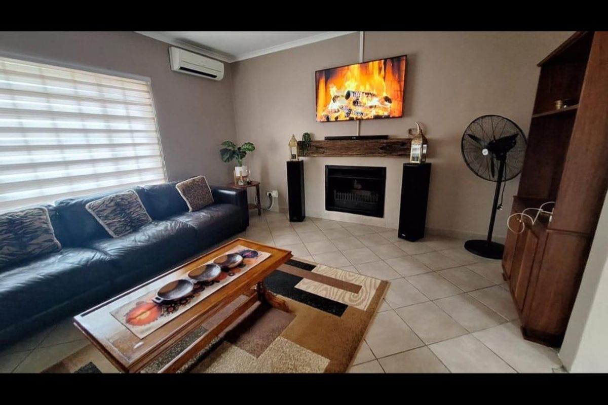 7 Bedroom House for Sale! - Photo 3