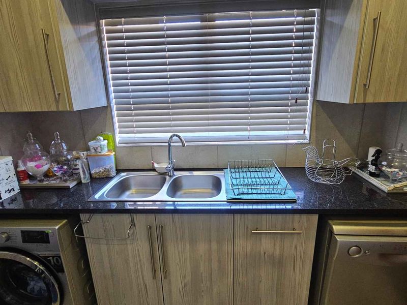 Breathtaking views & elegant living in Hartenbos - Photo 10