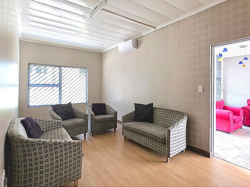 Prime Commercial Space For Your New Head Office in Perfect Location Close To Melrose Arch - Photo 6