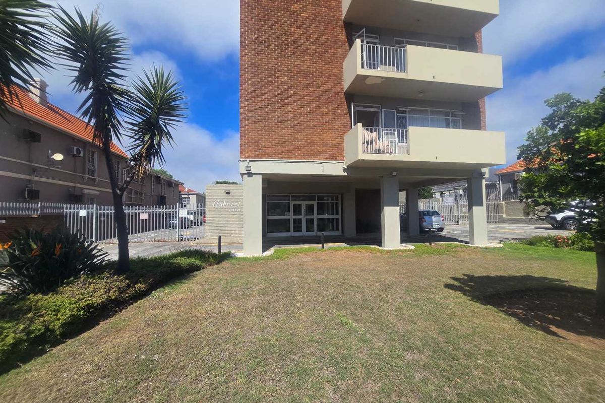 Lock-up-and-go convenience in the heart of Port Elizabeth - Photo 3