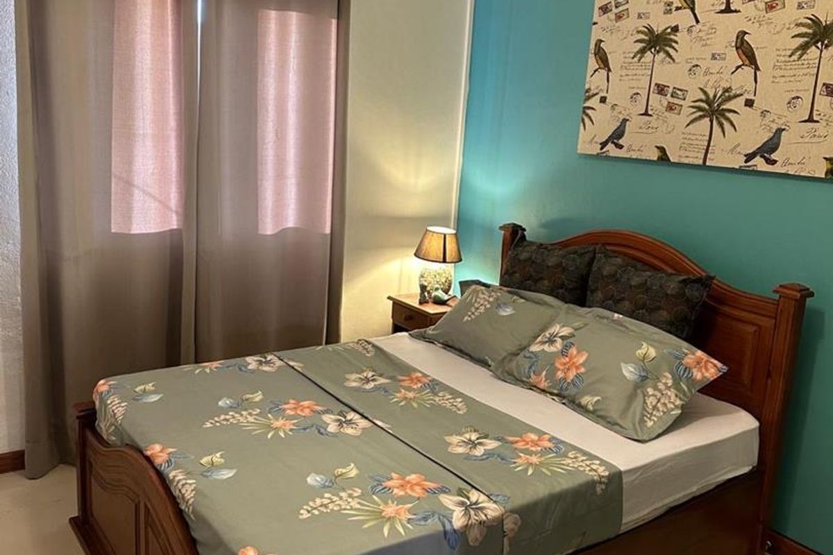 Charming 2-Bedrooms & Steps from Pereybere Beach - Photo 5