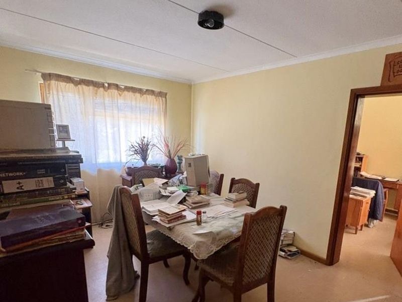 3 Bedrooms House For Sale - Photo 9