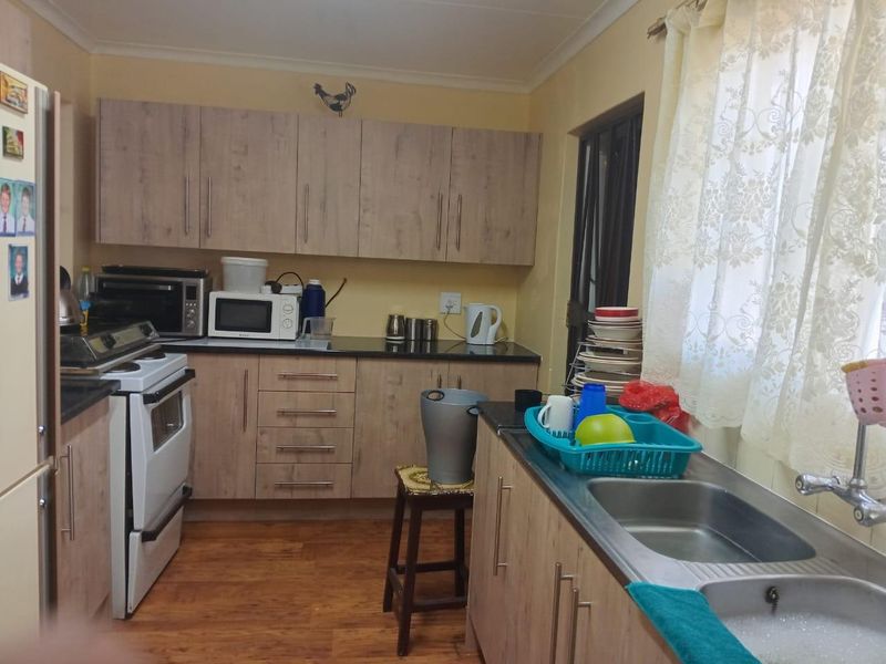 Great location! Walk to school & shops! - Photo 9