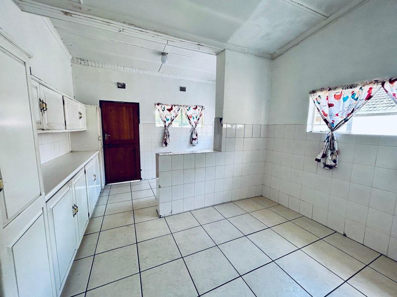 3 bedroom house with flatlet - Photo 9