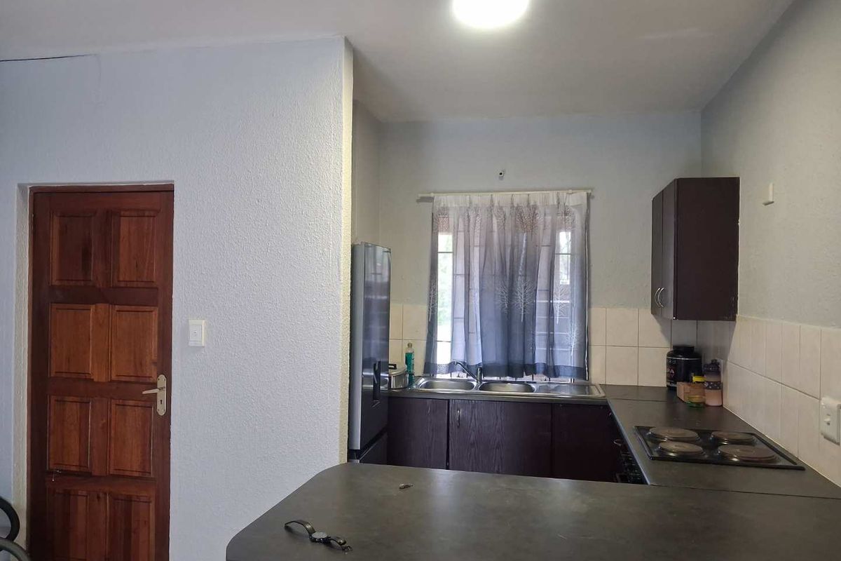 Stunning 1 bedroom ground floor apartment in Willowbrook - Photo 4