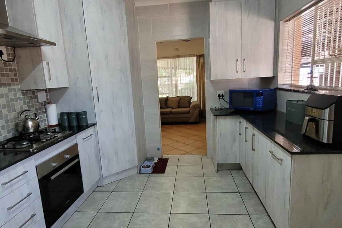 Dual-Living Potential in Randhart - Photo 4