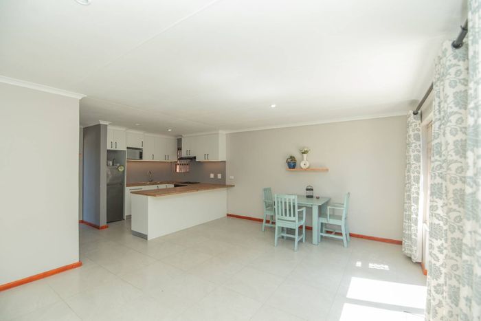 Property #2479116, Townhouse Sold in Lorraine