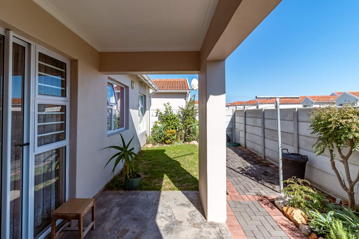 3 Bedroom Townhouse for Sale in Fairview - Photo 4