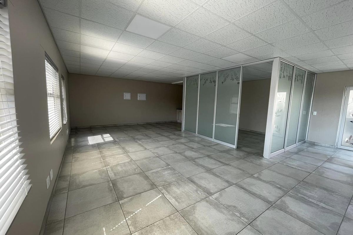 Investment Property -  A Grade Office Unit For Sale - Klein Windhoek - Photo 2