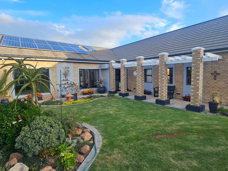 Elegant single-level home in prestigious Monte Christo Eco Estate - Photo 5