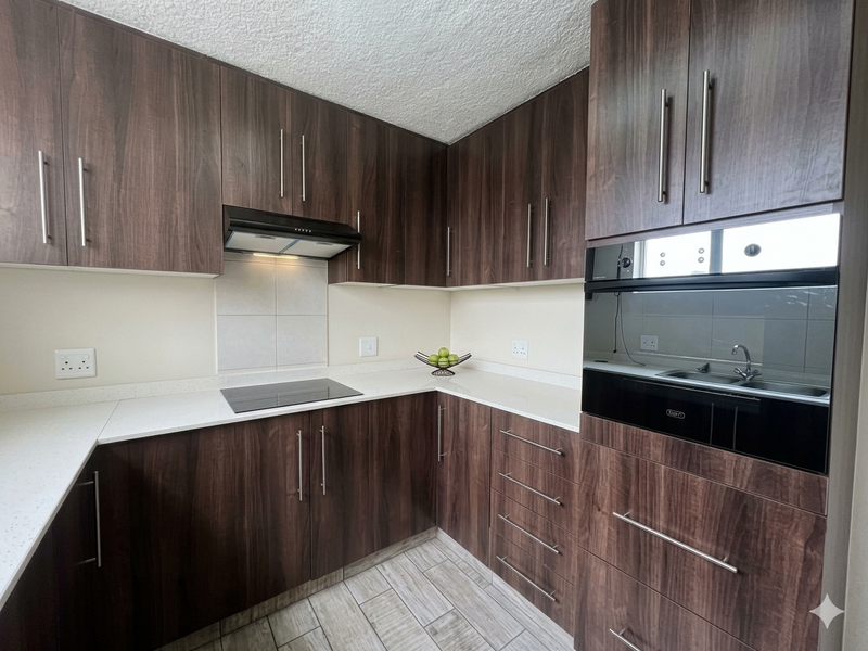 Hendra : Lock-Up & Go | 3-Bedroom Apartment with Pool, Tennis & 24/7 Security - Photo 5