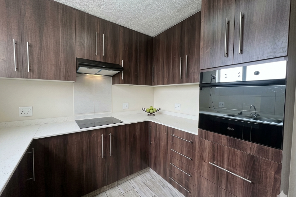 Hendra : Lock-Up & Go | 3-Bedroom Apartment with Pool, Tennis & 24/7 Security - Photo 5