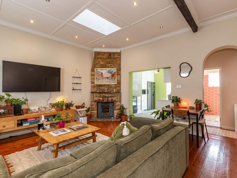 Morning walks, local cafés... welcome to Harfield living - Photo 3