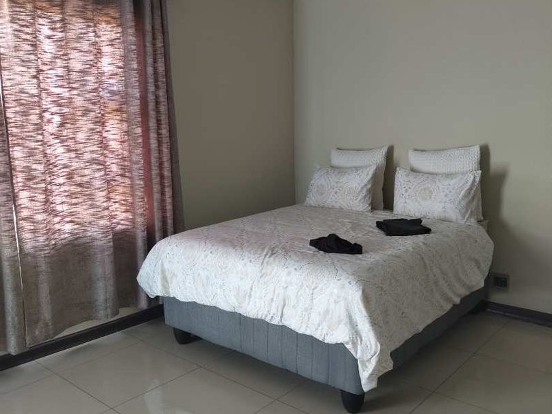 Modern Townhouse for Sale in Newcastle. - Photo 4