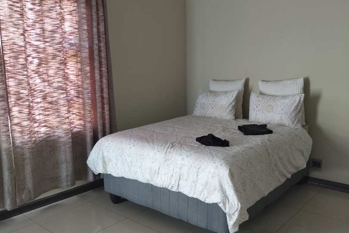 Modern Townhouse for Sale in Newcastle. - Photo 4