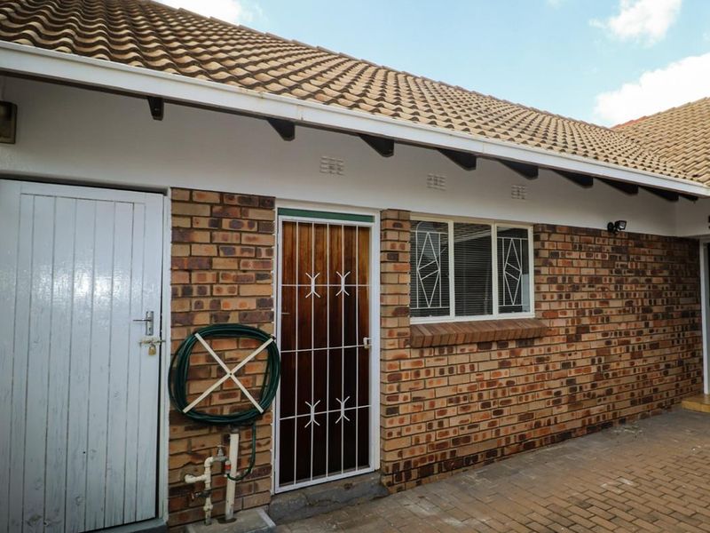 Simply elegant apartment for sale. - Photo 7