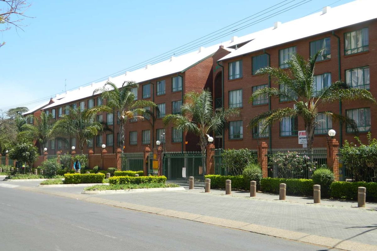 2 Bedroom to rent in Hatfield - Photo 3