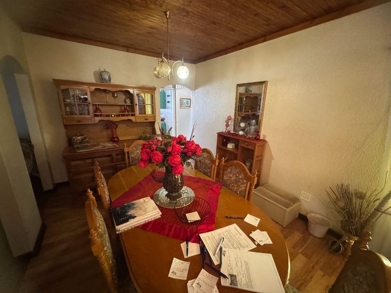 Large Family Home with 2 bedroom flat - Photo 9