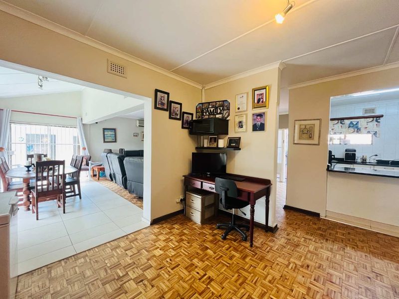 Hendra - Entertainer’s Dream with Cottage, Guest room & Pool ! - Photo 7