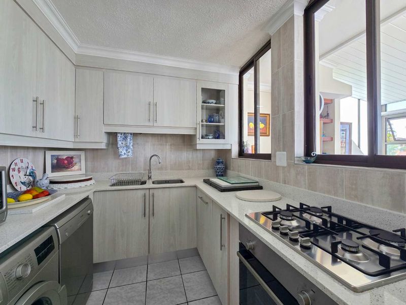 Breathtaking views - true gem. Modern apartment in Stilbaai-Wes. - Photo 9