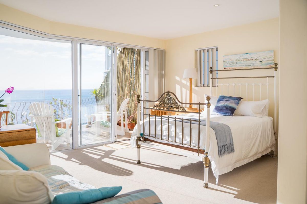1 Fully furnished bedroom with en-suite in a house to rent - Photo 3